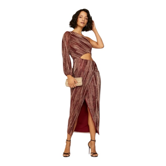 SAYLOR Dresses & Skirts - Saylor Laia Midi Dress Cutout One Sleeve in Burgundy Metallic Size Medium